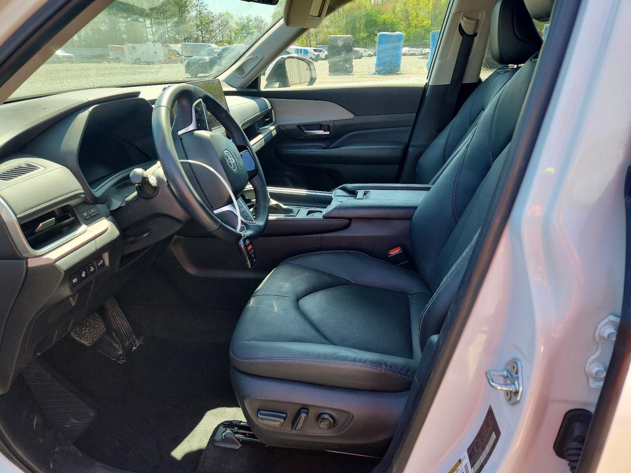 2024 Toyota Grand Highlander Hybrid Limited - Image 7