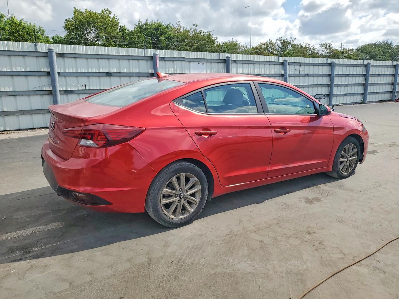 2020 Hyundai Elantra Sel - Фото 3