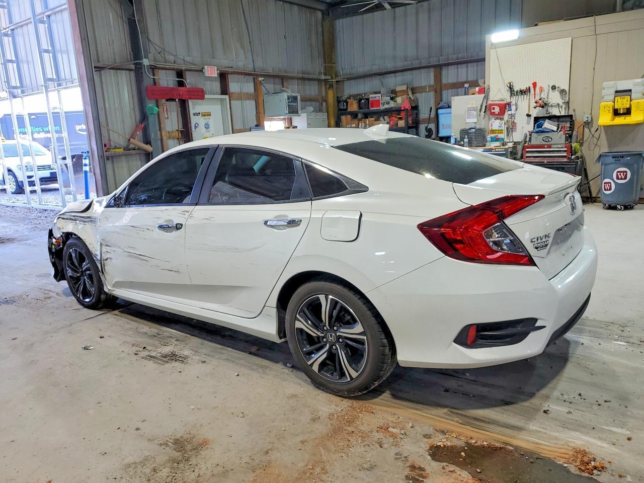 2017 Honda Civic Touring - Фото 2