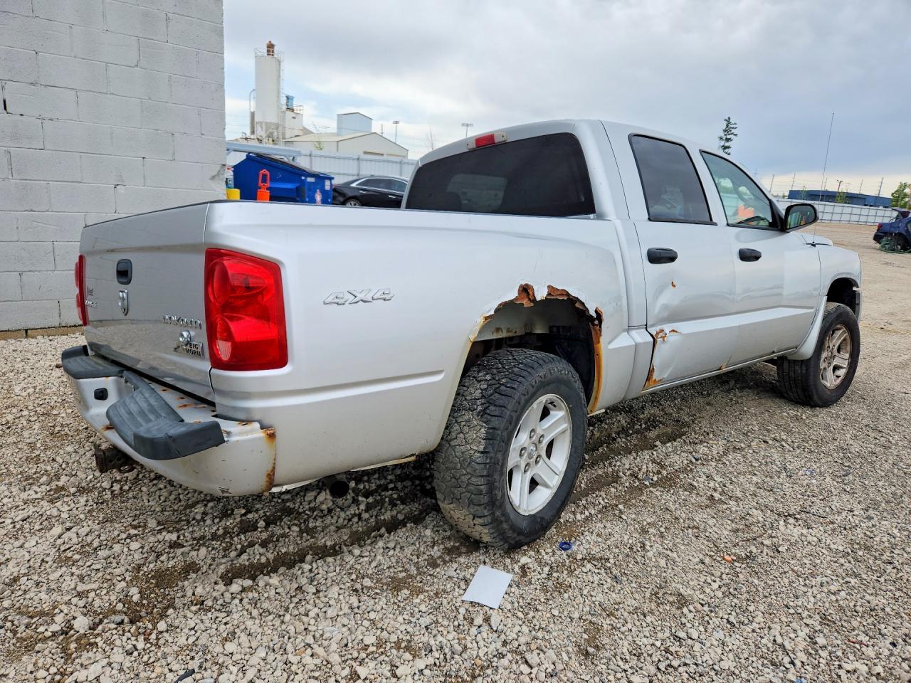 2010 Dodge Dakota - Image 3