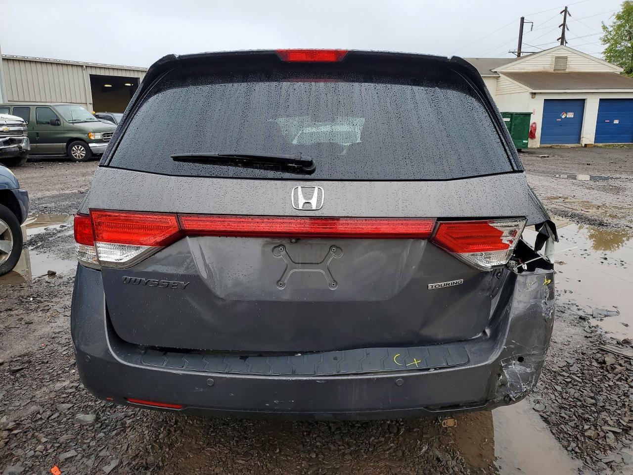 2016 Honda Odyssey Touring - Image 6