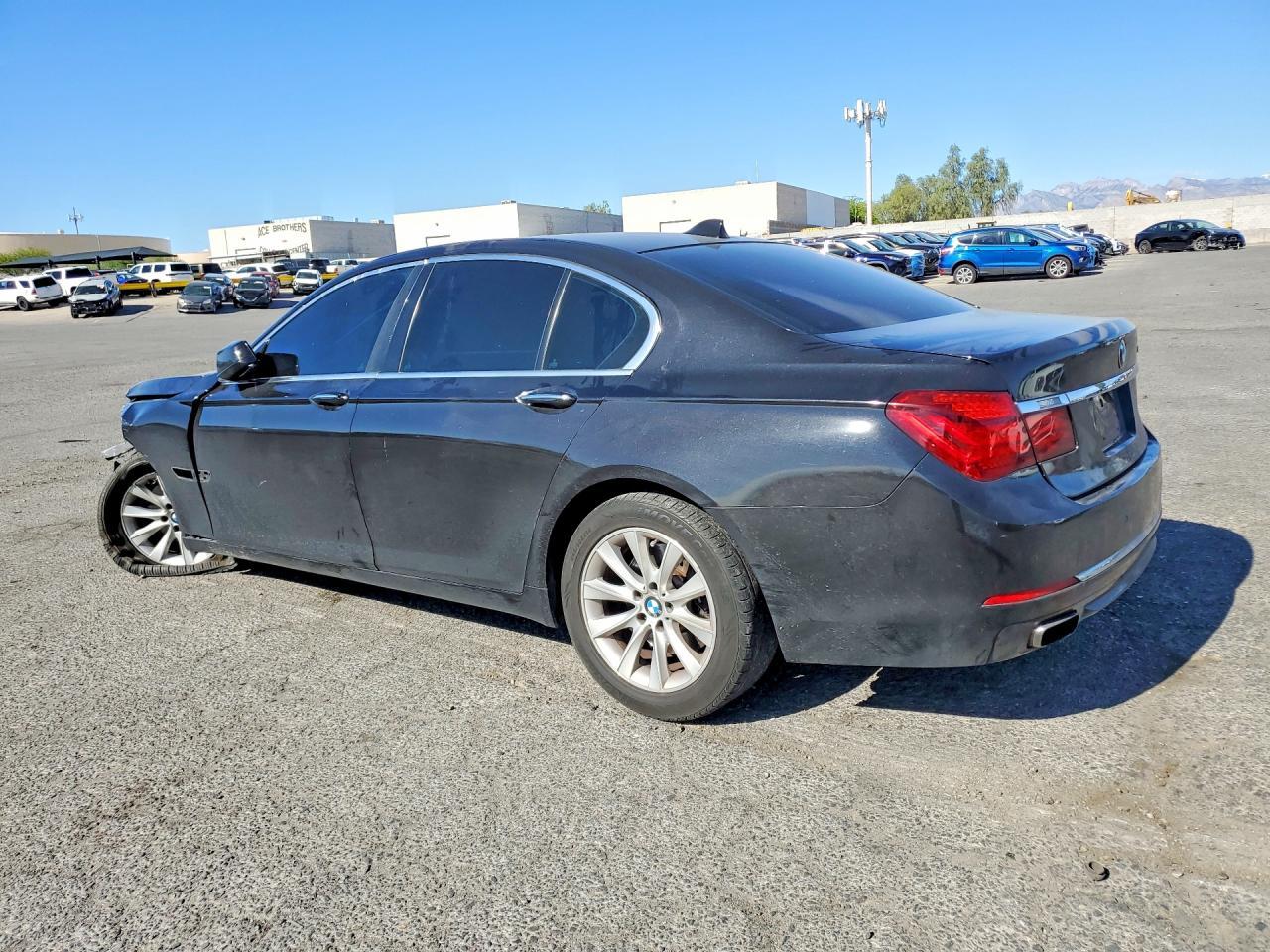 2015 BMW 740 I - Image 2