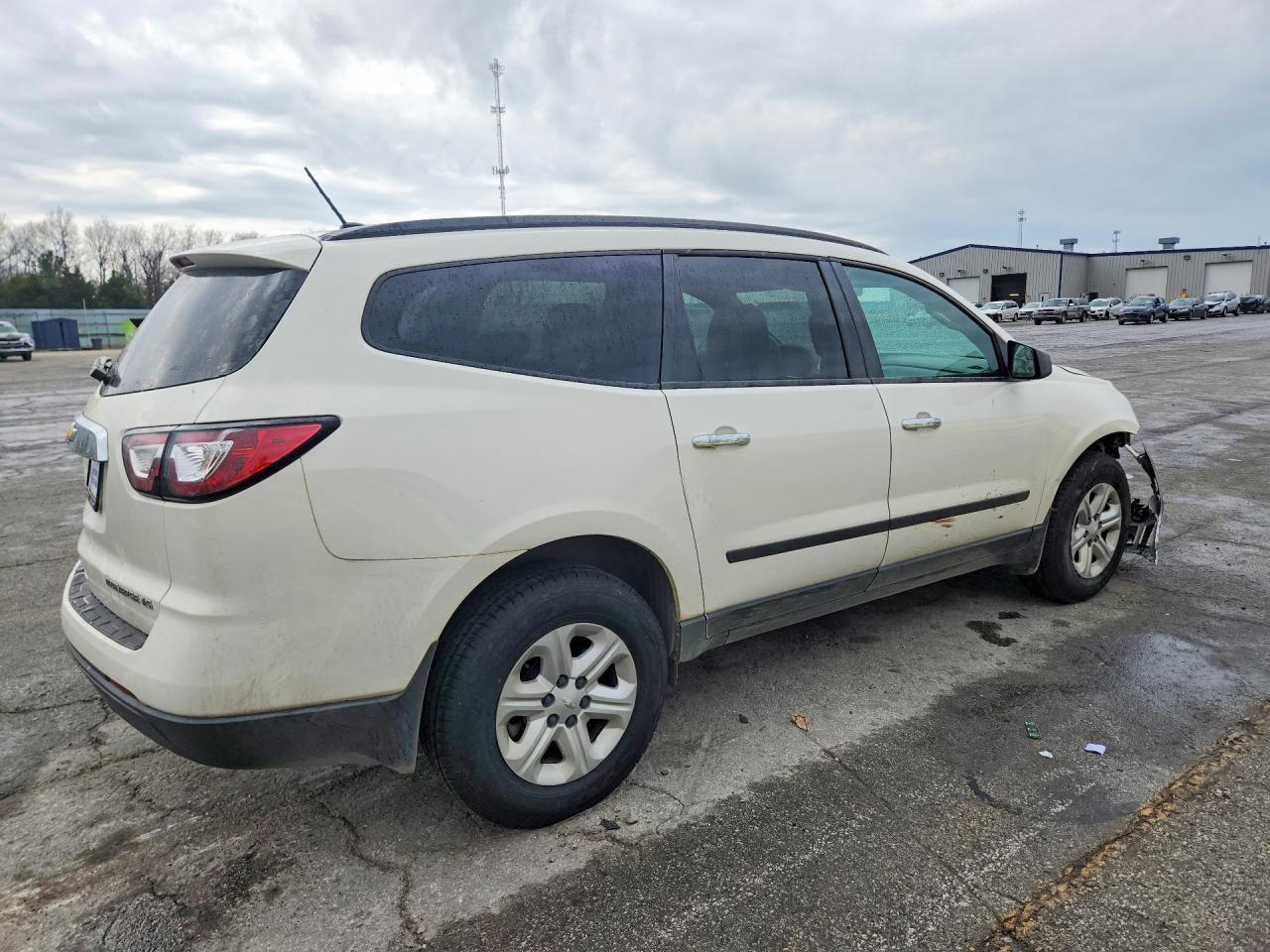 2014 Chevrolet Traverse Ls - Фото 3