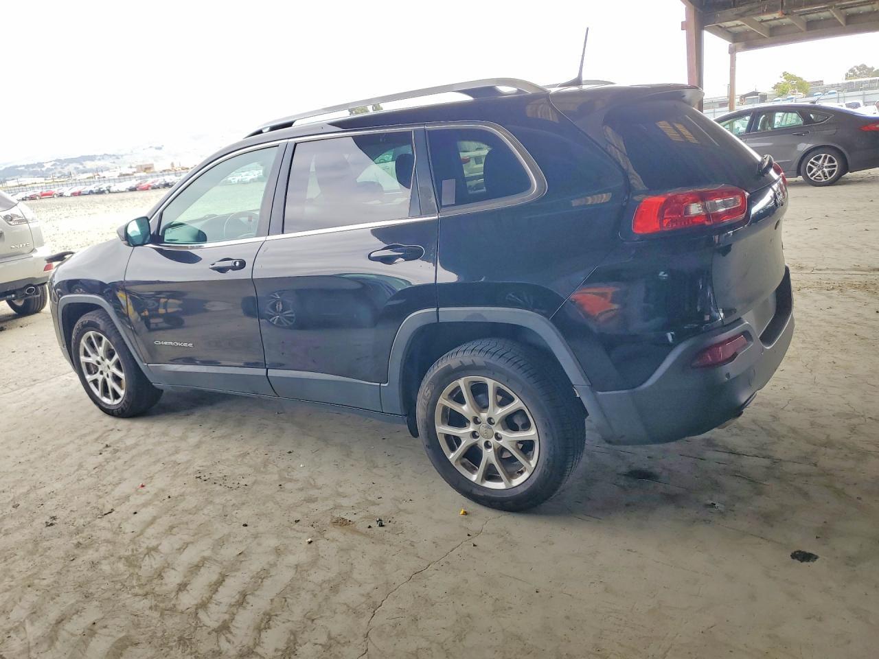 2017 Jeep Cherokee Latitude - Фото 2