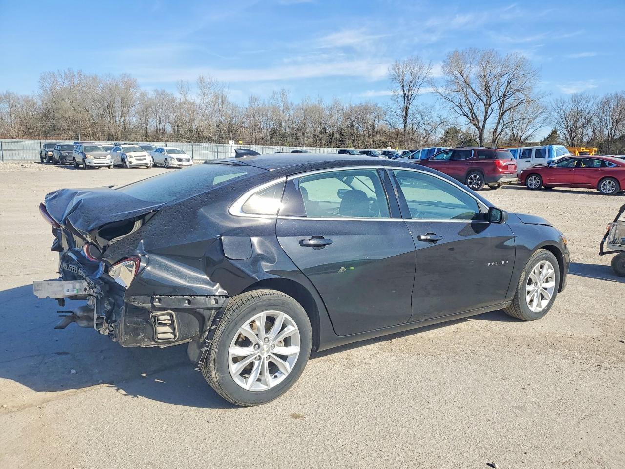 2021 Chevrolet Malibu - Фото 3