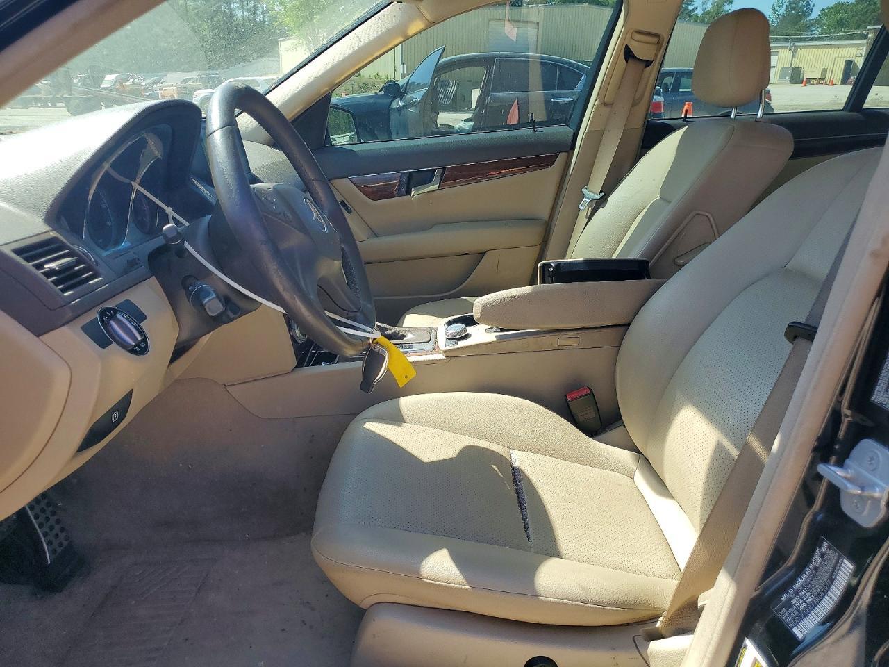 2010 Mercedes-Benz C 300 - Фото 7