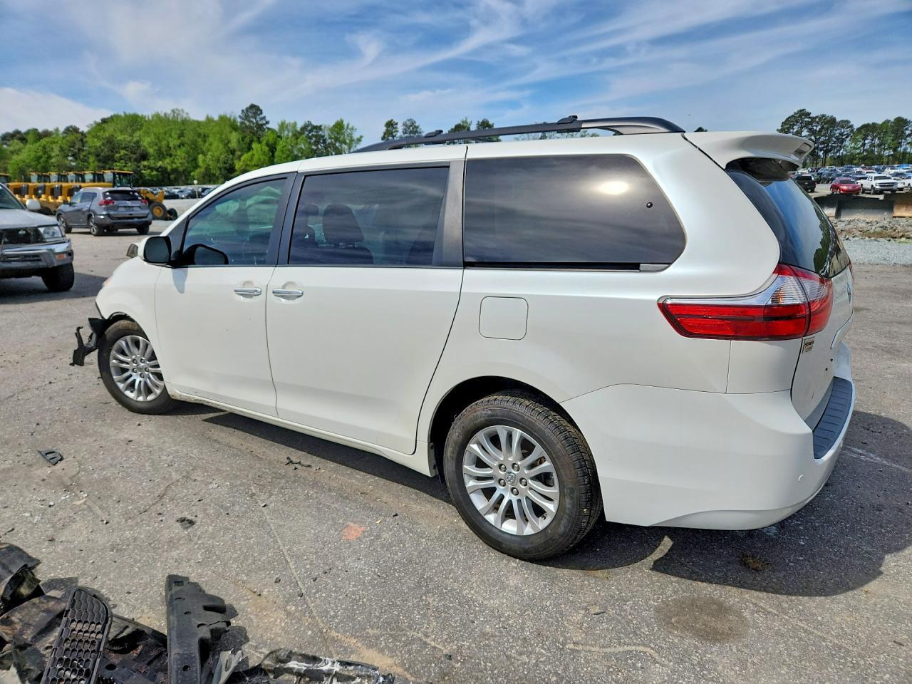 2015 Toyota Sienna Xle Premium 8-Passenger - Фото 2