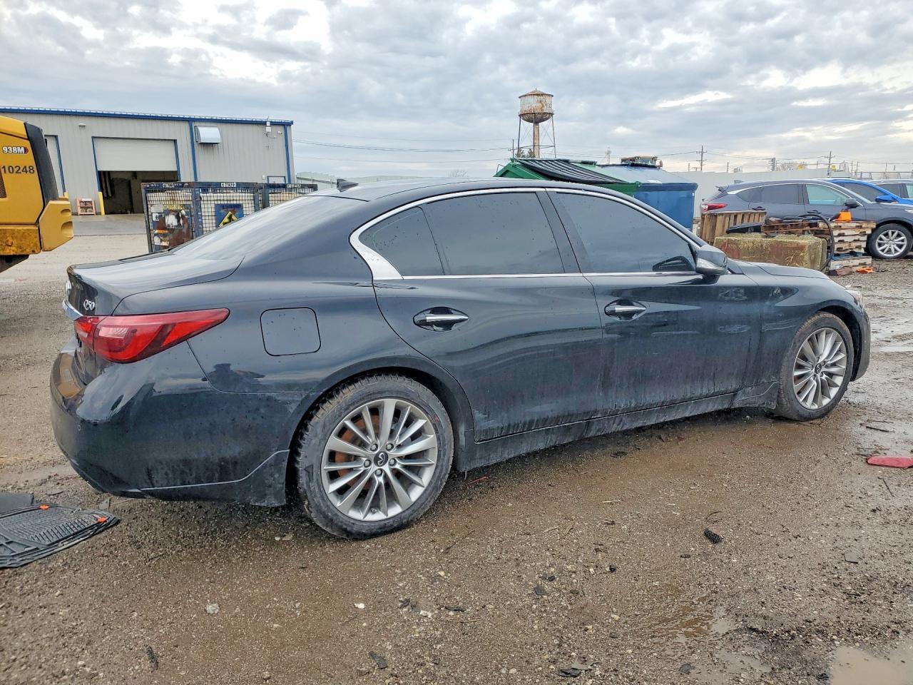 2023 Infiniti Q50 Luxe - Image 3
