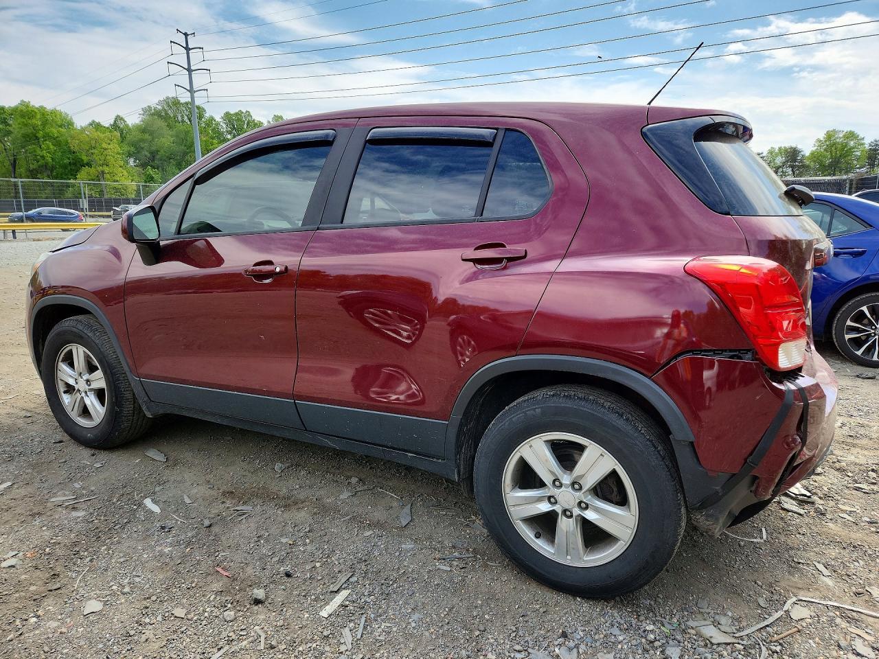 2017 Chevrolet Trax Ls - Image 2