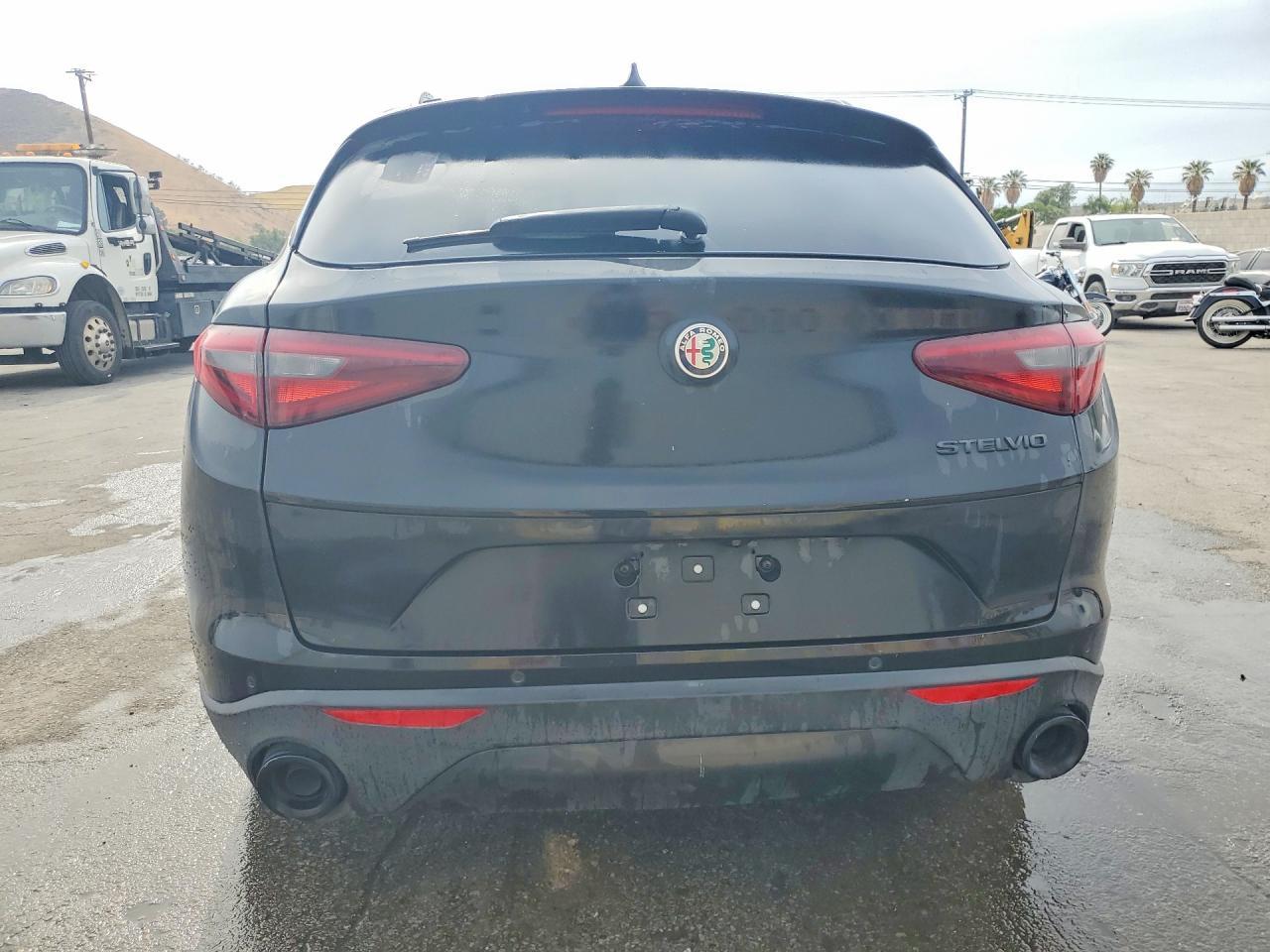 2020 Alfa Romeo Stelvio - Image 6