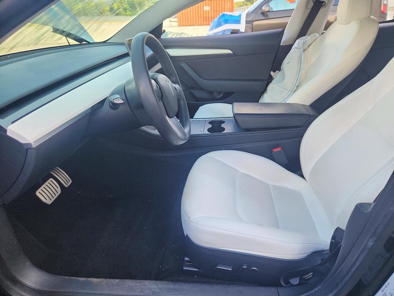 2023 Tesla Model 3 - Image 7