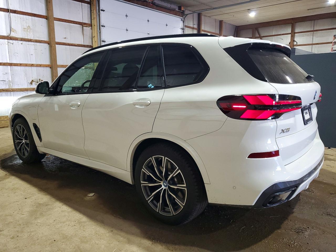 2025 BMW X5 xDrive50E - Image 2
