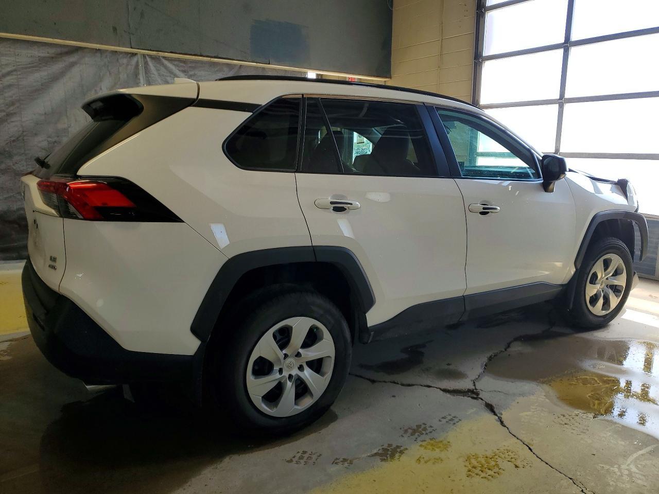 2019 Toyota Rav4 Le - Фото 3