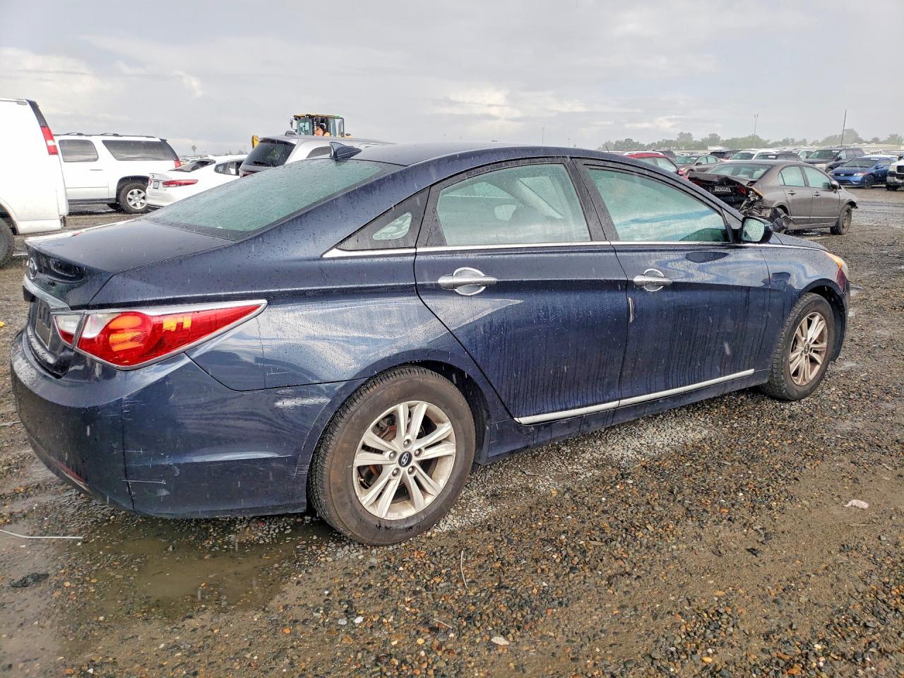 2013 Hyundai Sonata Gls - Image 3
