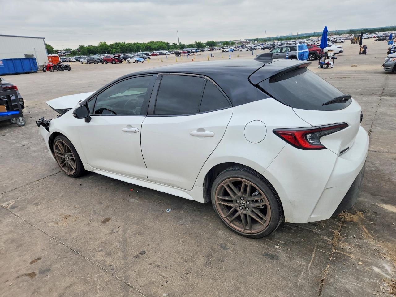 2024 Toyota Corolla Hatchback Nightshade - Фото 2