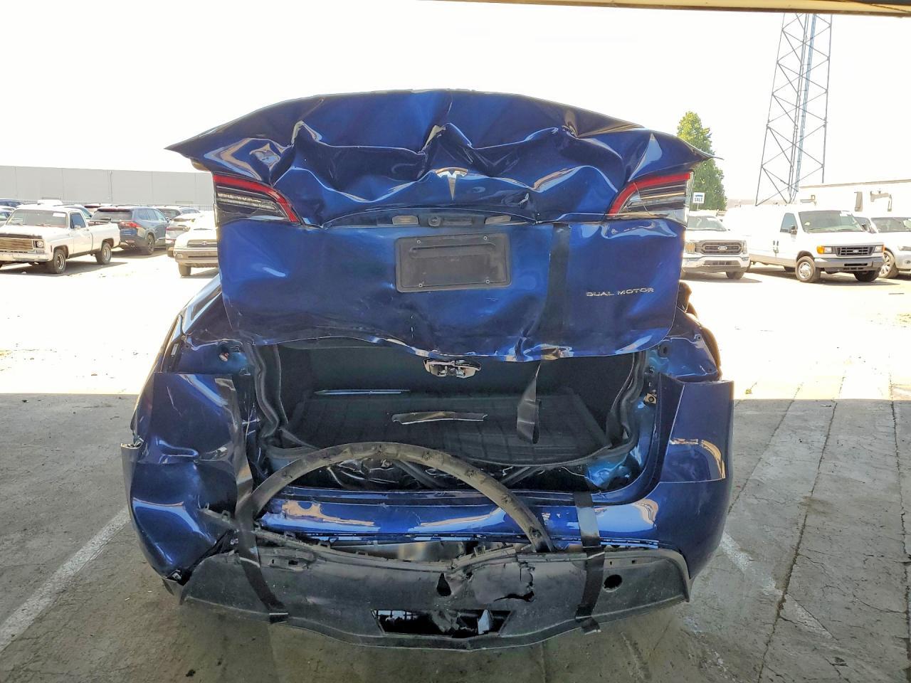 2023 Tesla Model Y - Фото 6