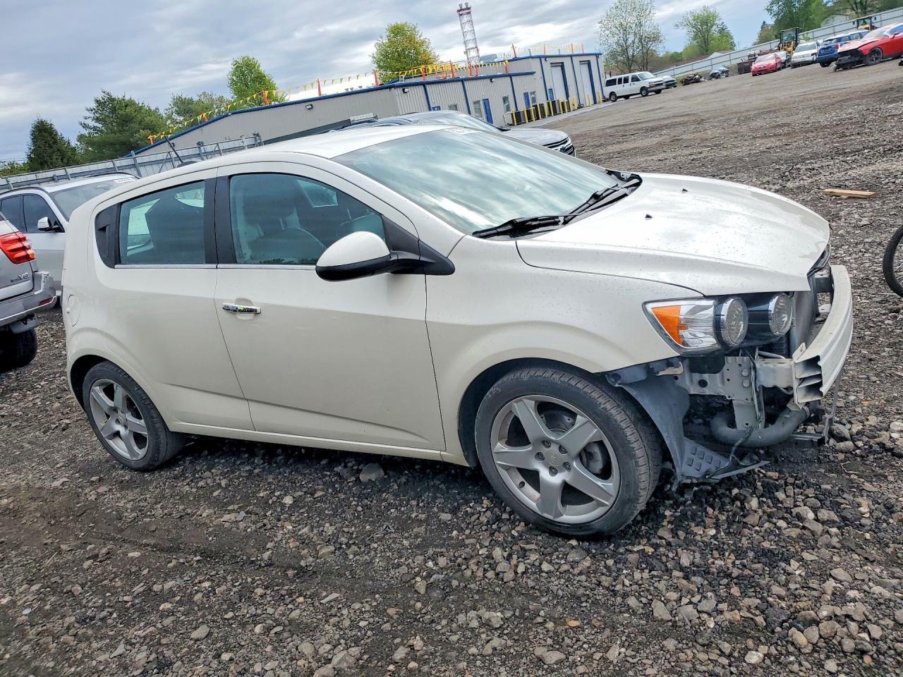 2015 Chevrolet Sonic Ltz - Фото 4