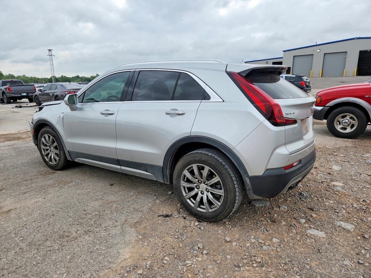 2019 Cadillac Xt4 Premium Luxury - Image 2