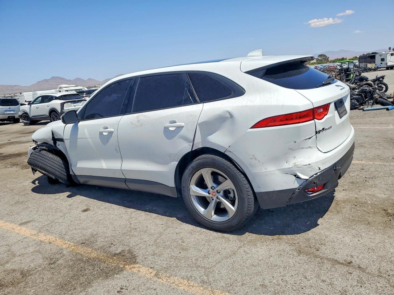 2018 Jaguar F-Pace Premium - Фото 2