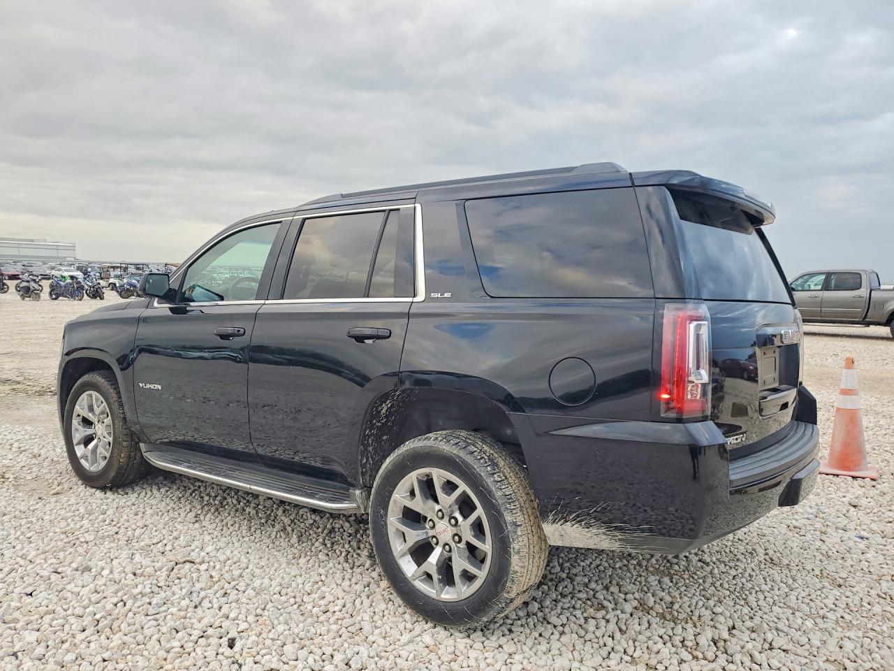 2015 GMC Yukon Sle - Фото 2