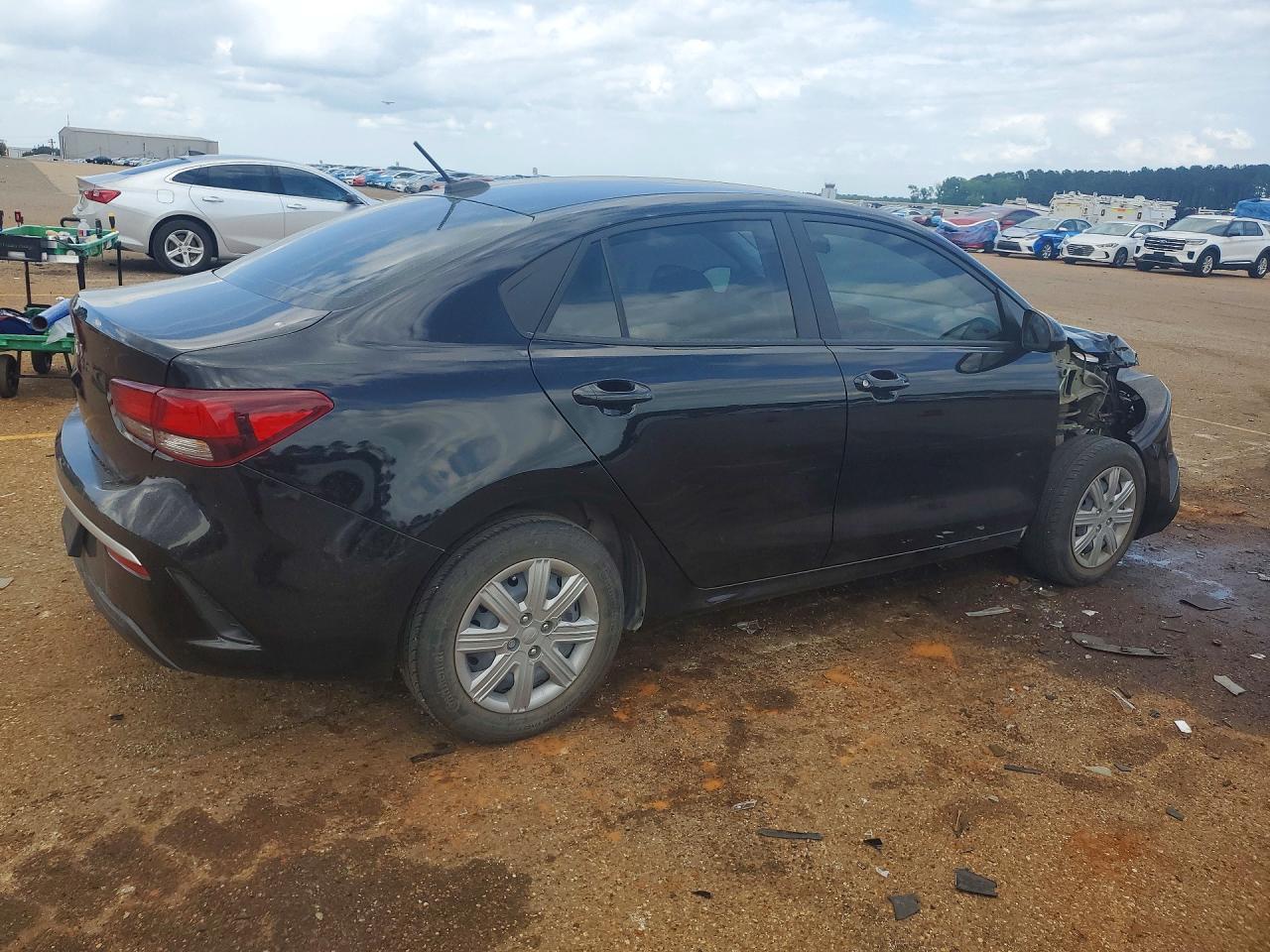 2023 Kia Rio Lx - Image 3