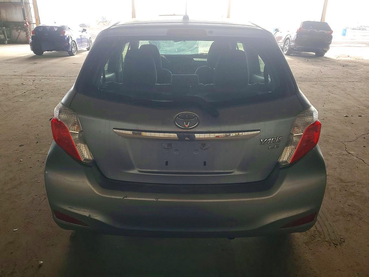 2013 Toyota Yaris 5-Door Le - Фото 6
