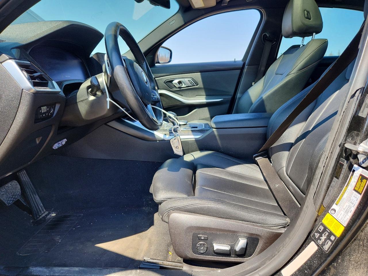 2020 BMW 330Xi - Фото 7