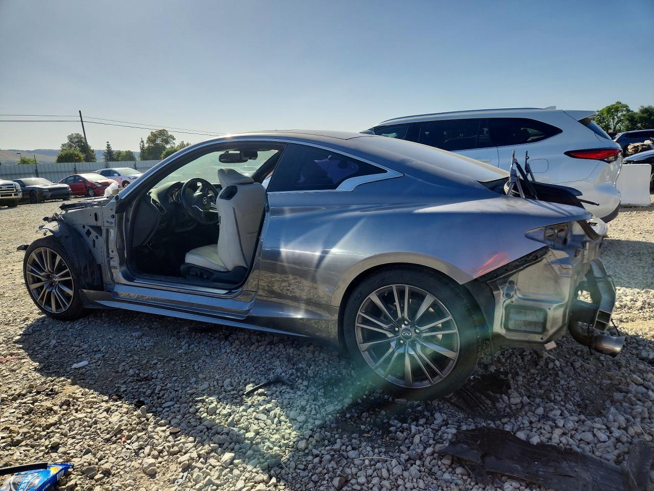 2018 Infiniti Q60 3.0T Luxe - Image 2