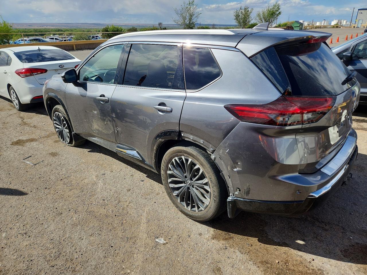 2024 Nissan Rogue Platinum - Фото 2