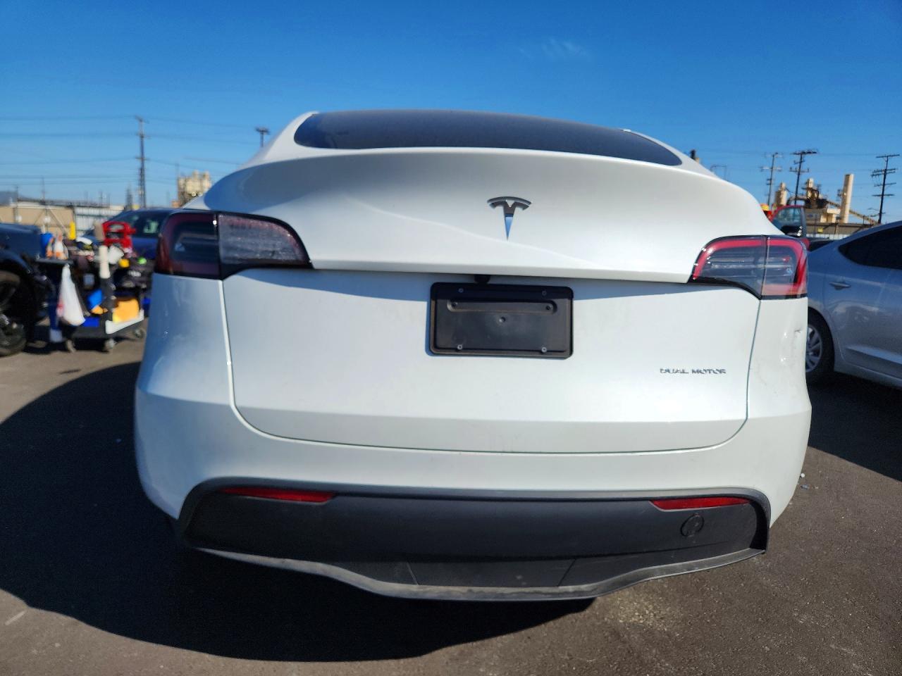 2025 Tesla Model Y - Image 6