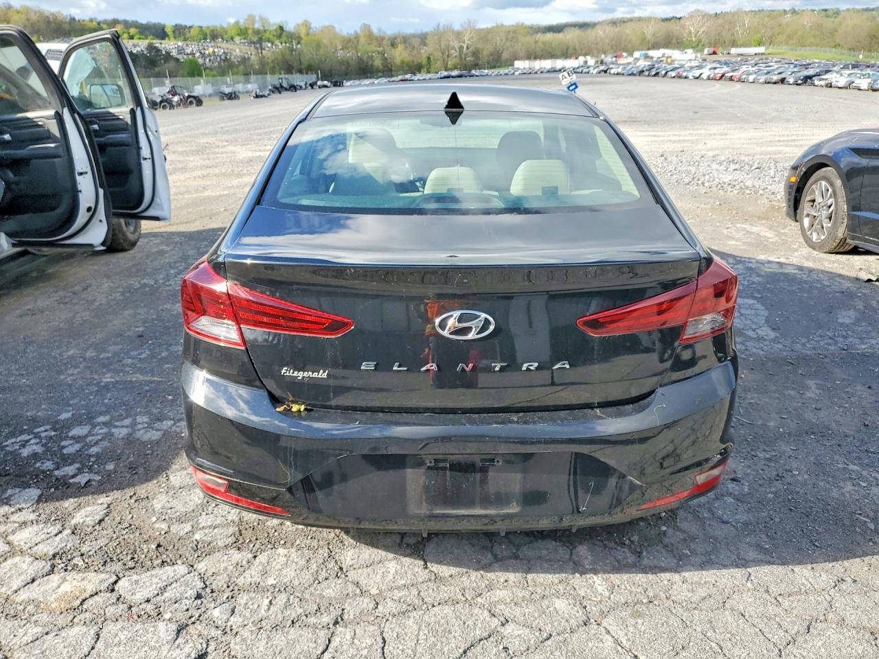 2019 Hyundai Elantra Value Edition - Фото 6