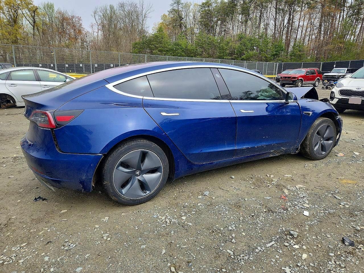 2018 Tesla Model 3 - Image 3