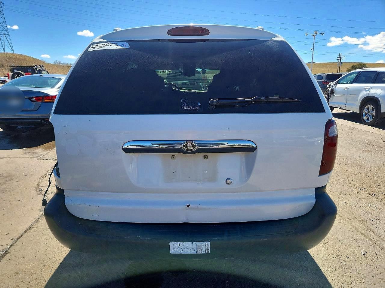 2003 Chrysler Town & Country Limited - Image 6