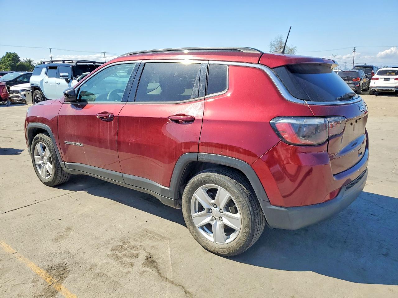 2022 Jeep Compass Latitude - Image 2