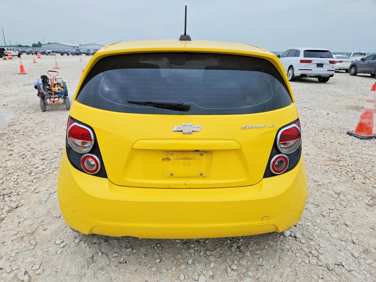 2015 Chevrolet Sonic Lt - Фото 6
