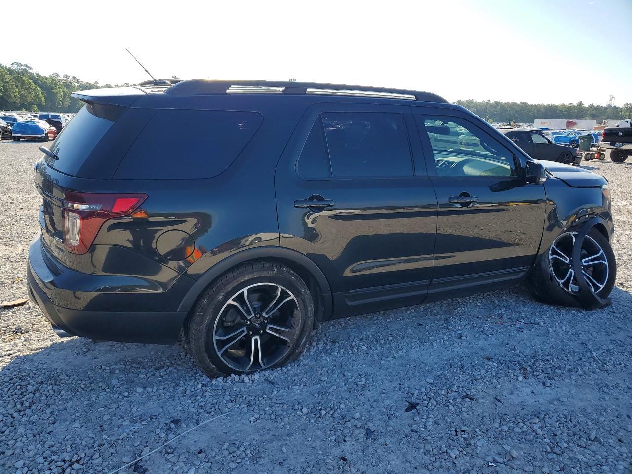 2015 Ford Explorer Sport - Фото 3