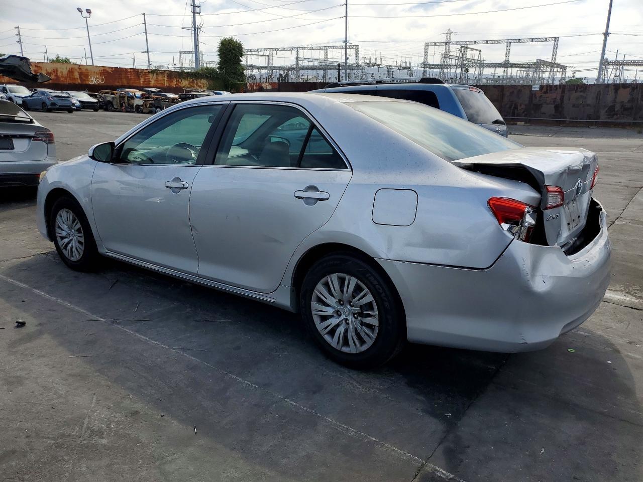 2014 Toyota Camry Le - Image 2
