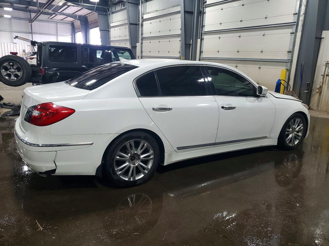 2012 Hyundai Genesis 5.0L - Фото 3