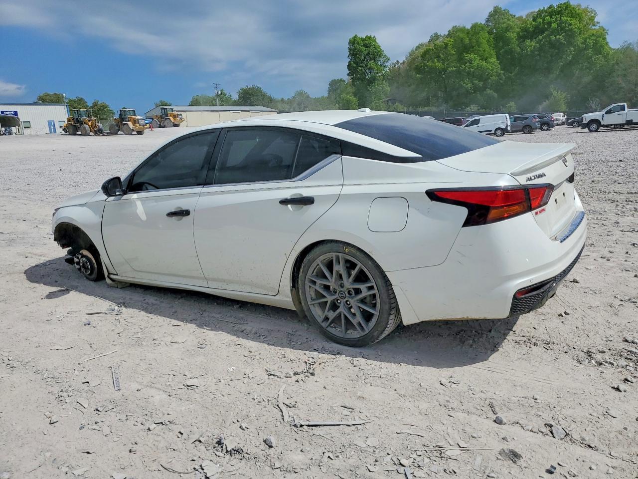 2023 Nissan Altima 2.0 Sr - Фото 2