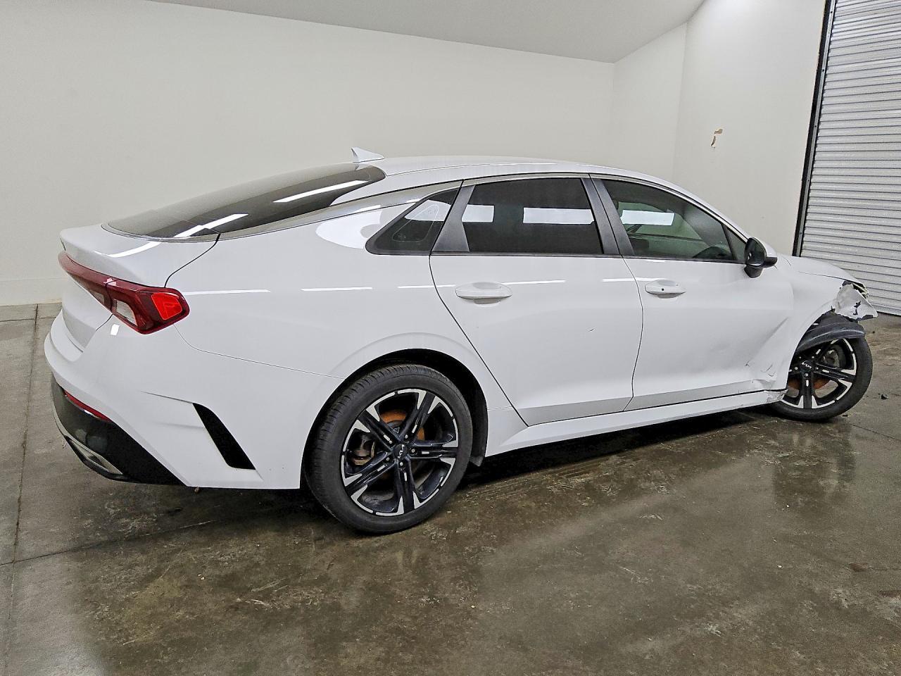 2022 Kia K5 Lxs - Image 3