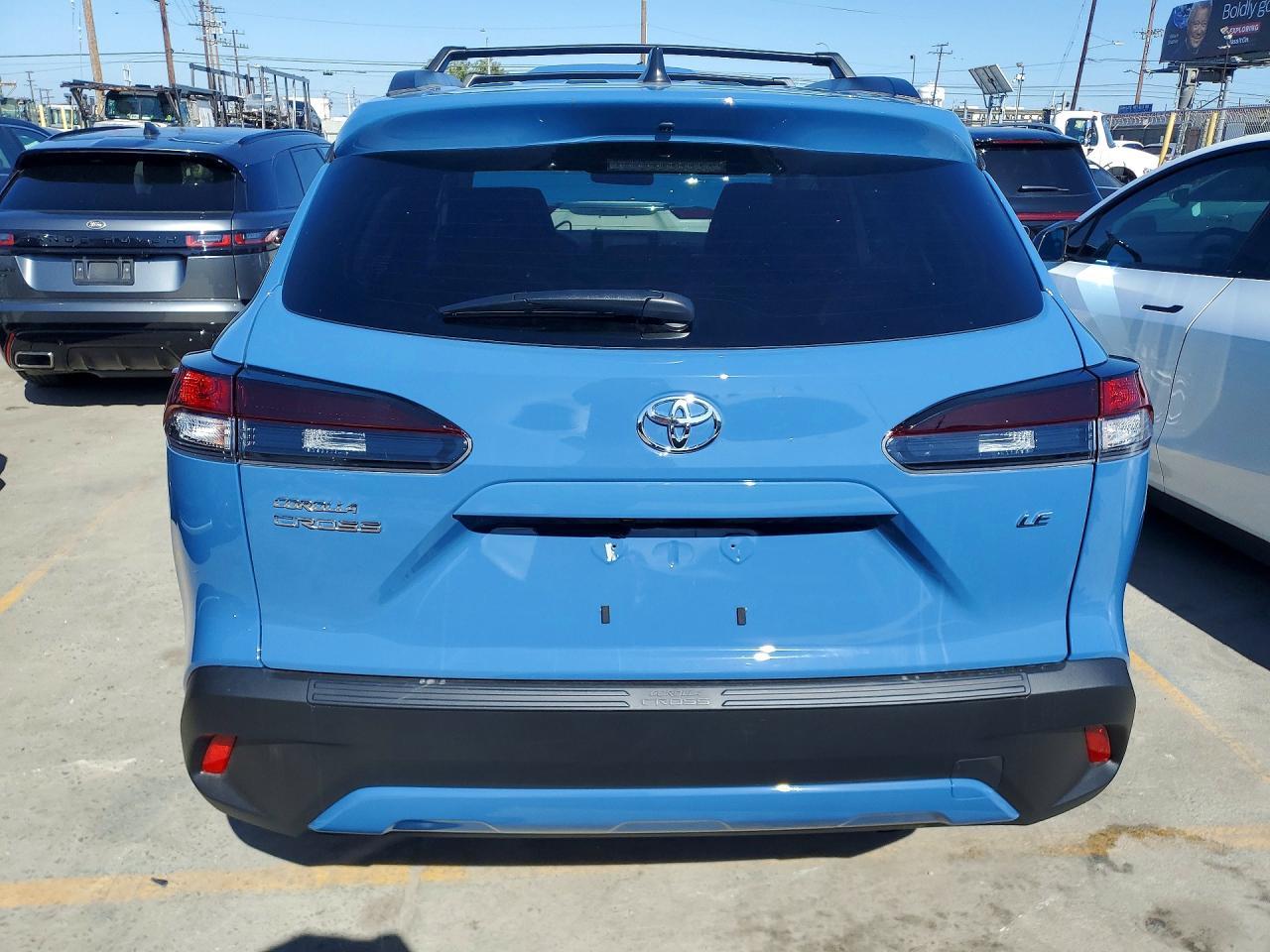 2026 Toyota Corolla Cross Le - Image 6