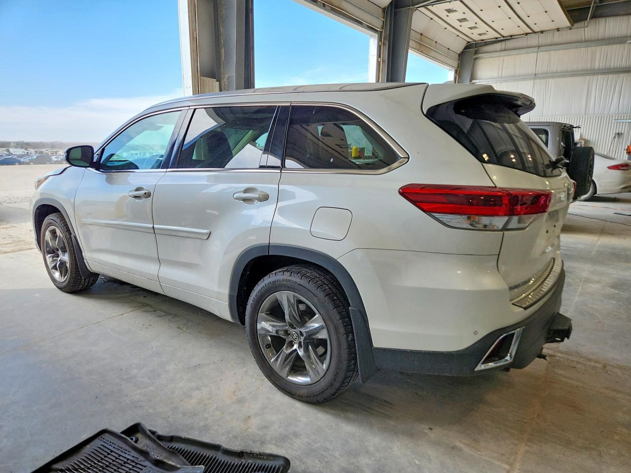 2019 Toyota Highlander Limited - Фото 2