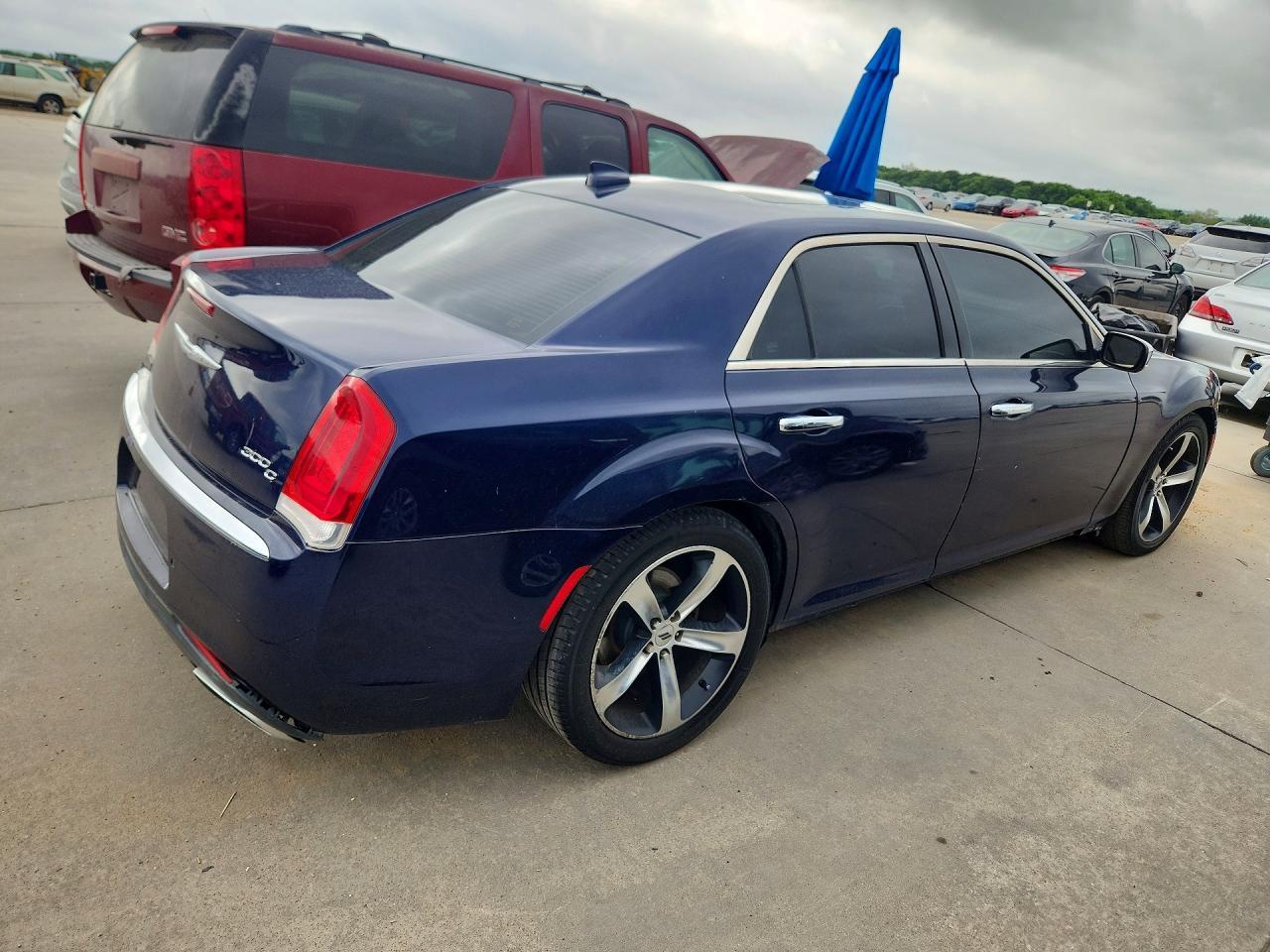 2017 Chrysler 300C - Фото 3