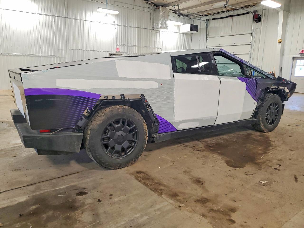 2024 Tesla Cybertruck - Фото 3