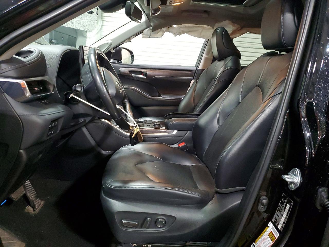 2023 Toyota Highlander Limited - Image 7