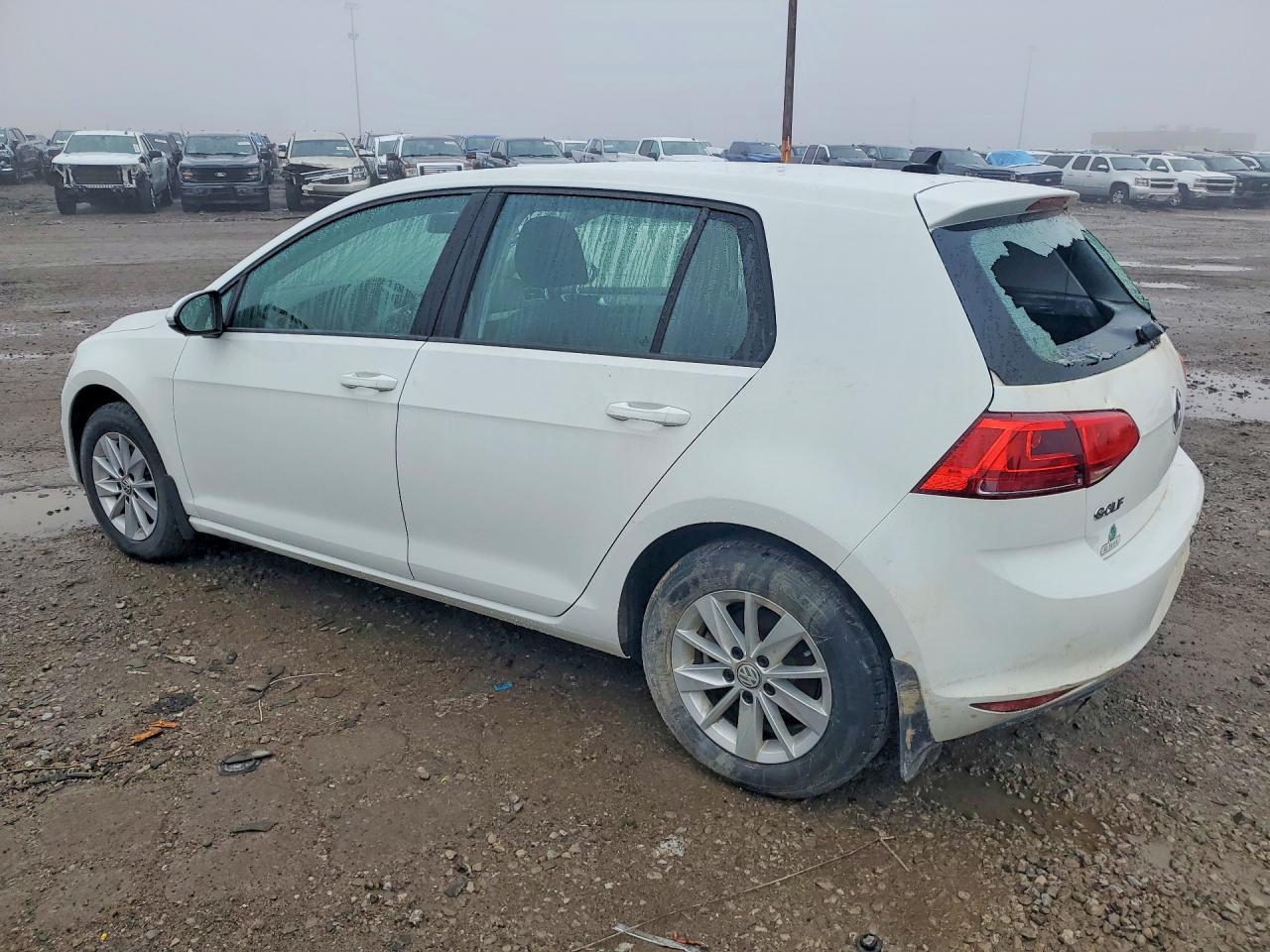 2016 Volkswagen Golf S - Фото 2