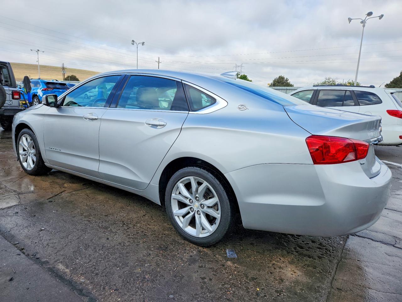 2017 Chevrolet Impala Lt - Фото 2