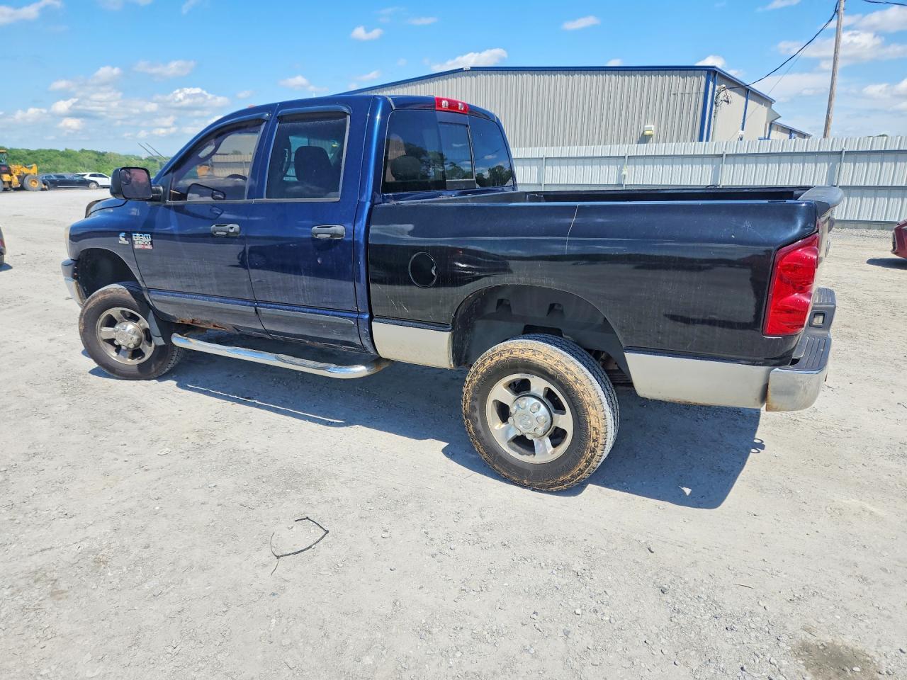 2007 Dodge Ram 2500 St - Фото 2