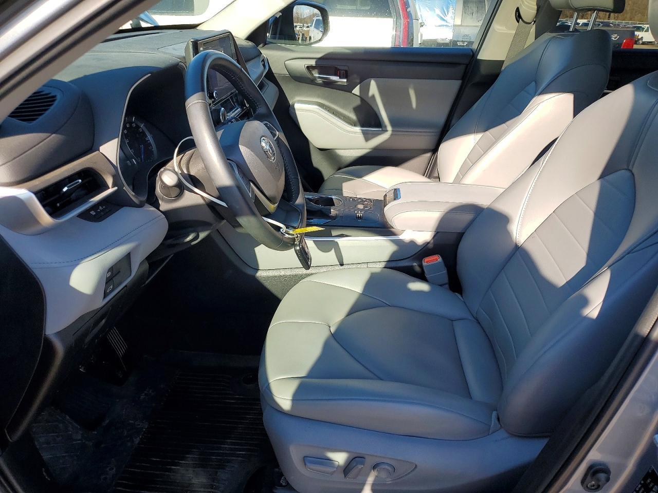 2023 Toyota Highlander Hybrid Xle - Image 7