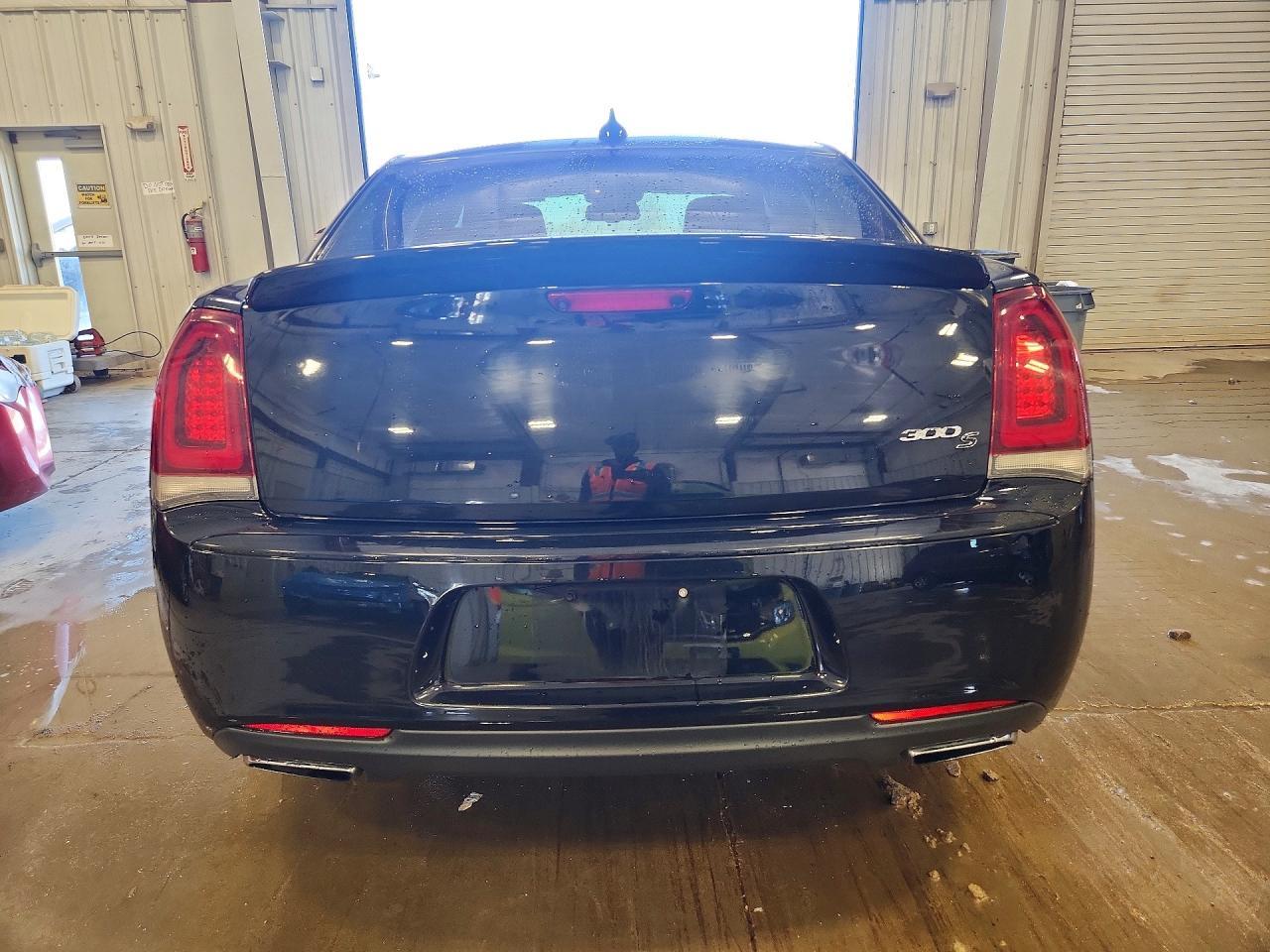 2015 Chrysler 300 S - Image 6